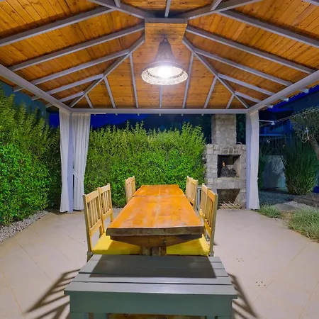 Brezza ヴィラ フェティエ